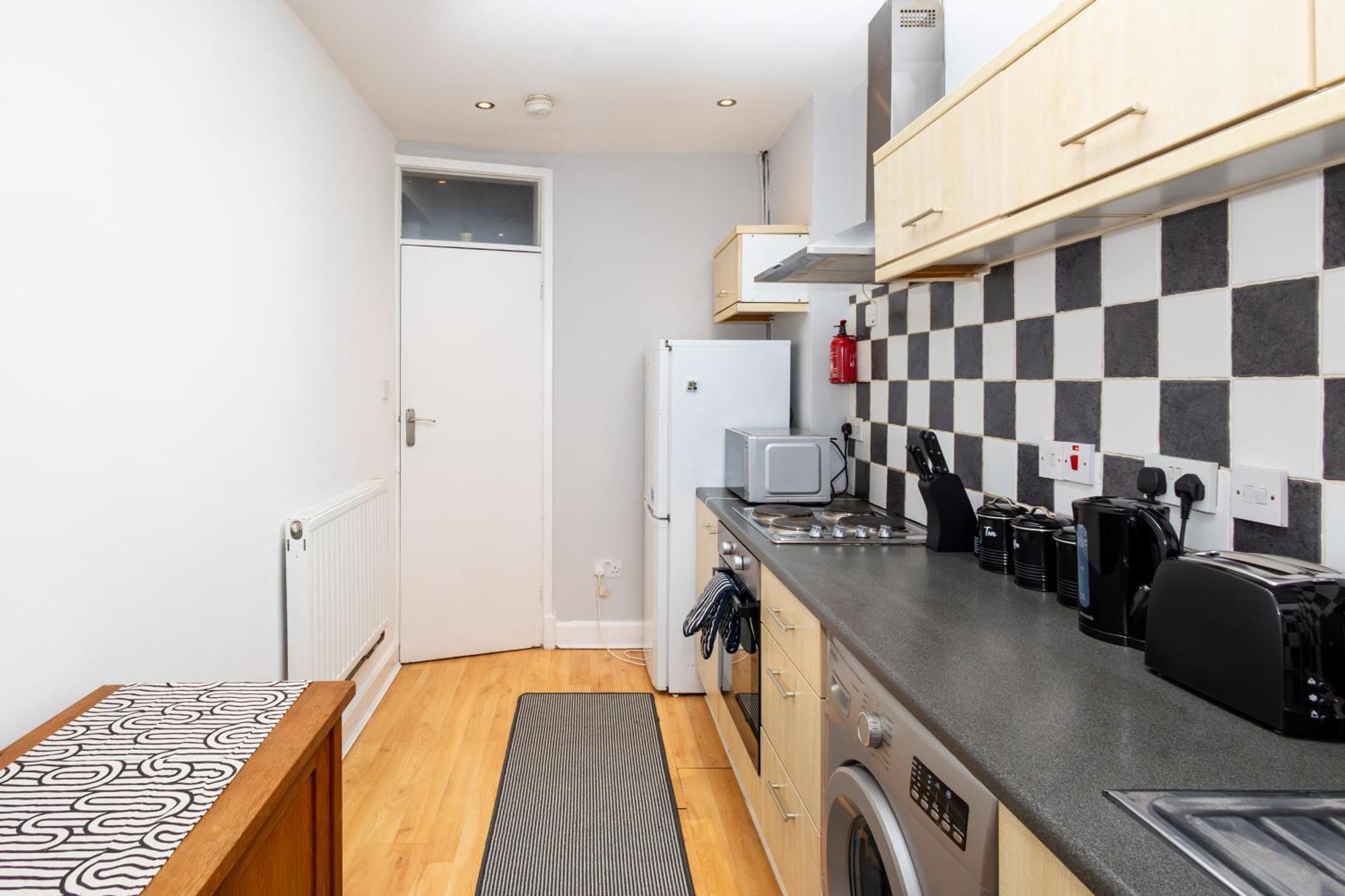 Spacious 3 Bedroom Ground Floor Apartment - 10 Mins From City Centre Leeds  Ngoại thất bức ảnh