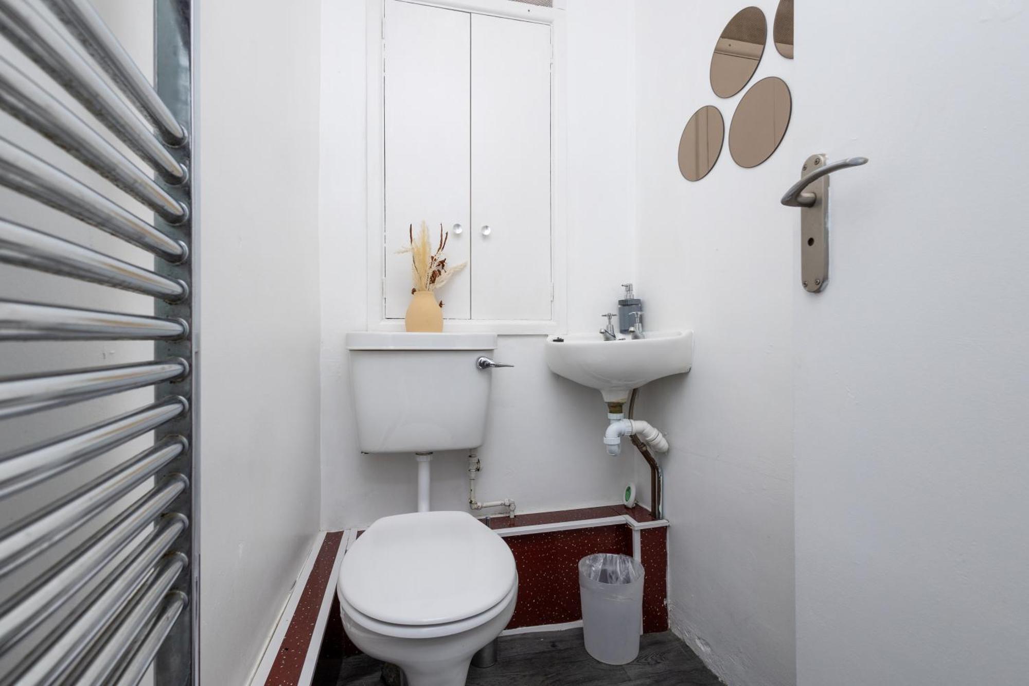 Spacious 3 Bedroom Ground Floor Apartment - 10 Mins From City Centre Leeds  Ngoại thất bức ảnh